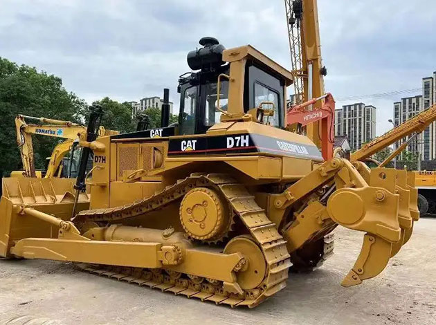 Caterpillar D7 Bulldozer