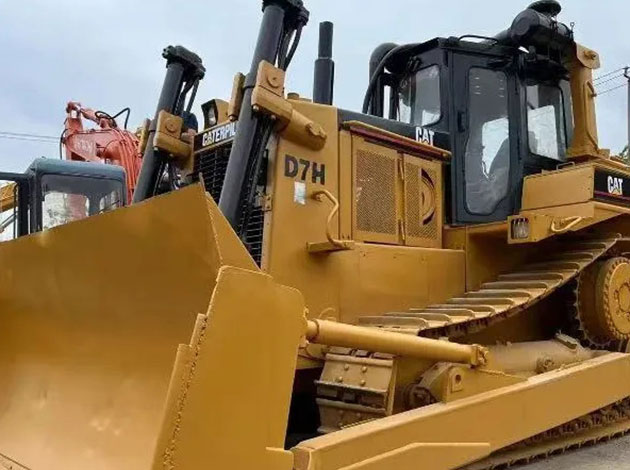Caterpillar D7 Bulldozer