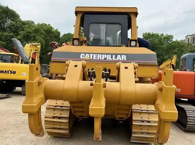 Caterpillar D7 Bulldozer