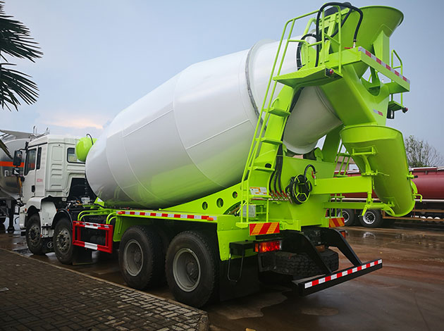 Shacman M3000 31000kg Mixer Truck