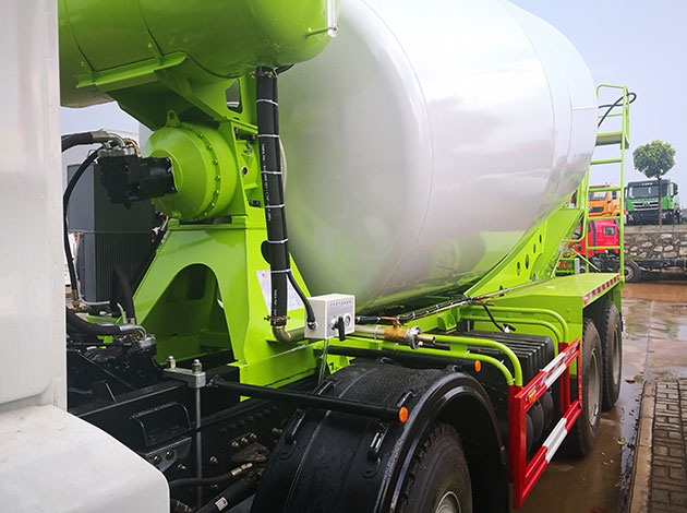 Shacman M3000 31000kg Mixer Truck
