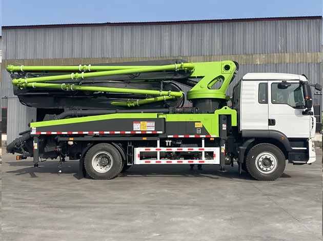 Concrete Pumper