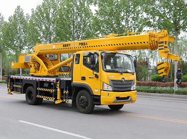15 Ton Boom Truck