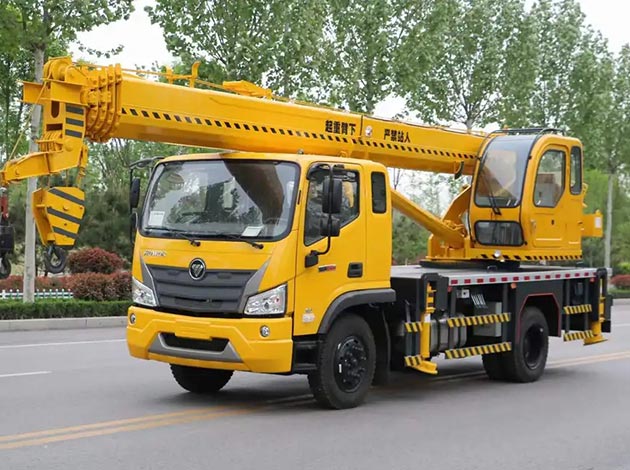 15 Ton Boom Truck