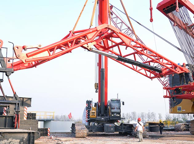 160T Telescopic Crawler Cranes
