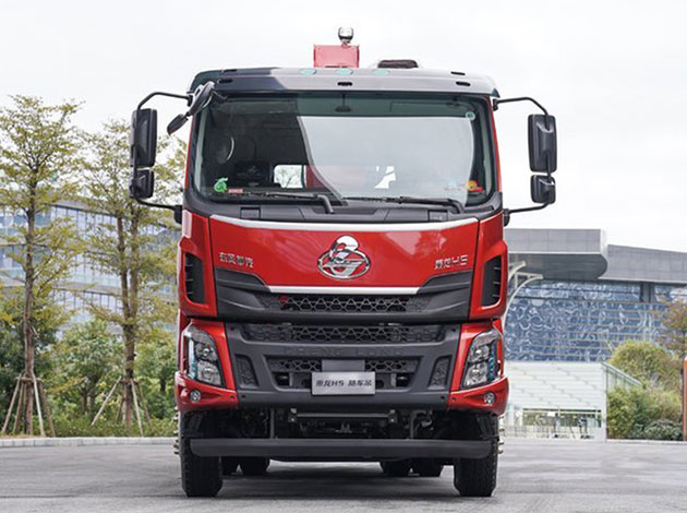 Dongfeng 300 Hp 6X4 8.15M 25T Mobile Crane