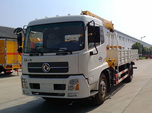 Dongfeng Tianjin truck crane 