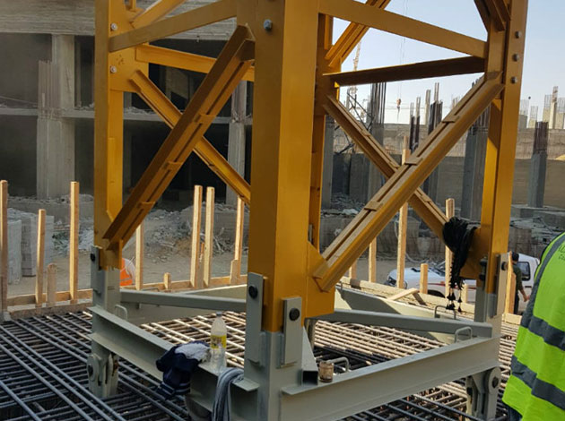 Luffing Tower Crane