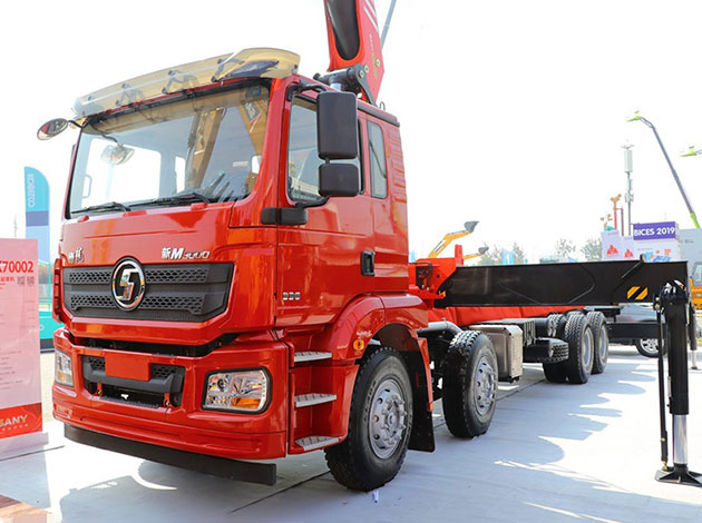 Shacman M3000 336 Hp 8X4 Crane Truck For Sale