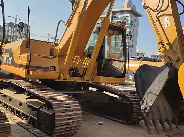 CAT 325B