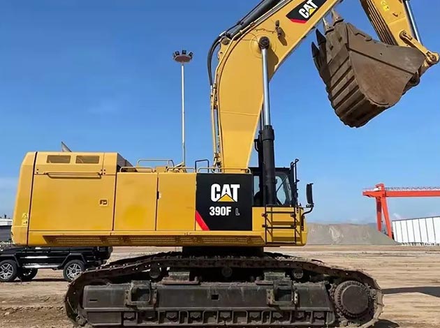 CAT 390