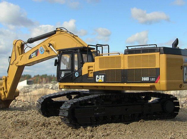 Cat 390 Excavator