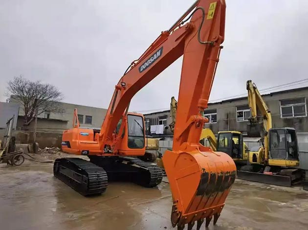 Doosan 220