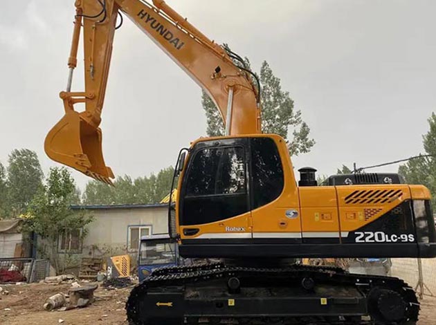Hyundai 220