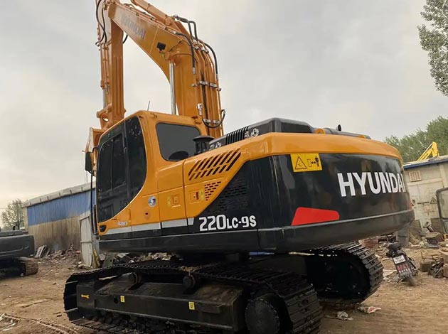 Hyundai 220