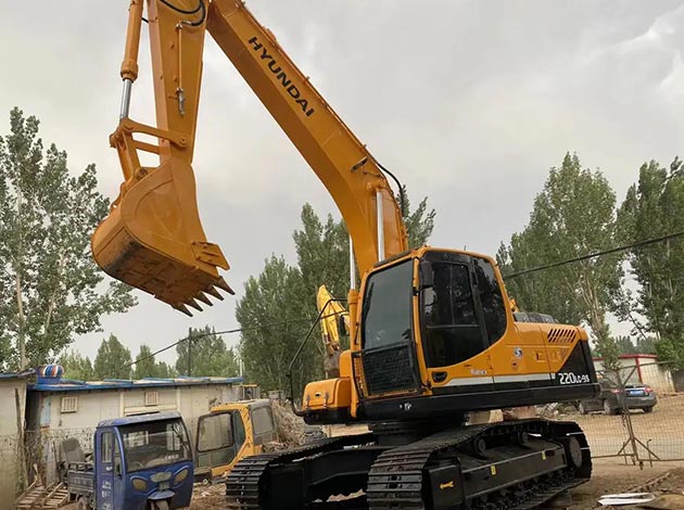 Hyundai 220