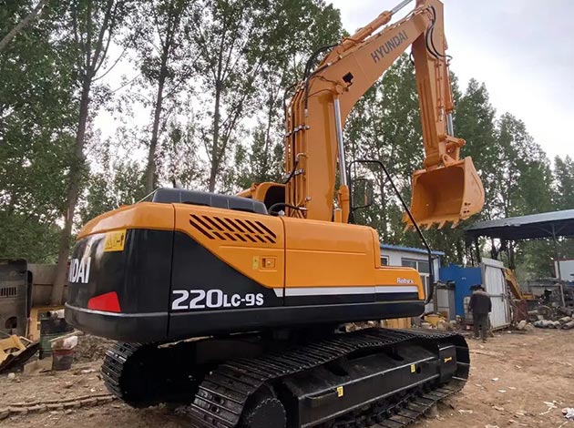 Hyundai 220