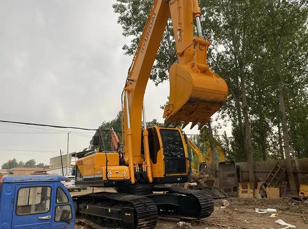 Hyundai 220