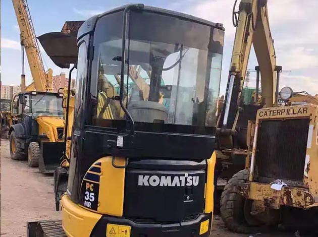 Komatsu PC35