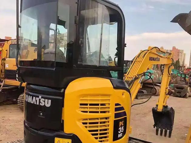 Komatsu PC35