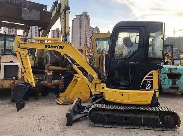 Komatsu PC35