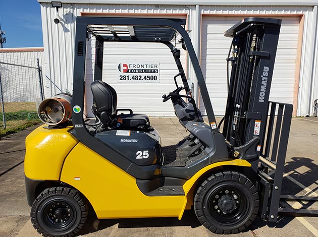 Komatsu 25 Forklift