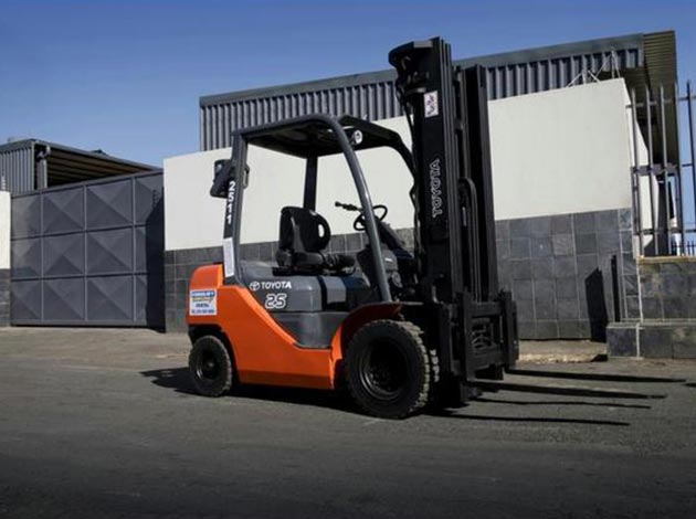 Toyota 25 Forklift