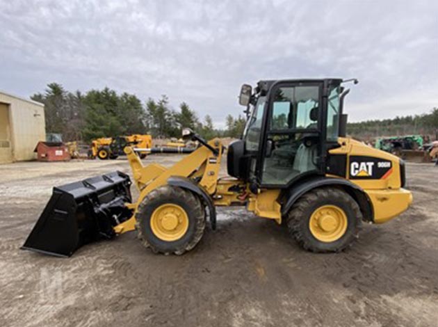 906 Cat Loader