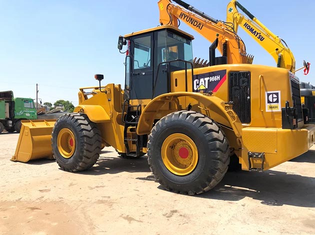 CAT 966 Wheel Loader