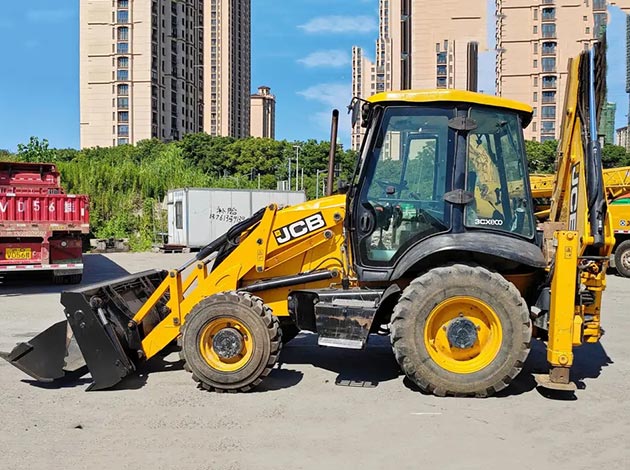 JCB 4CX Price