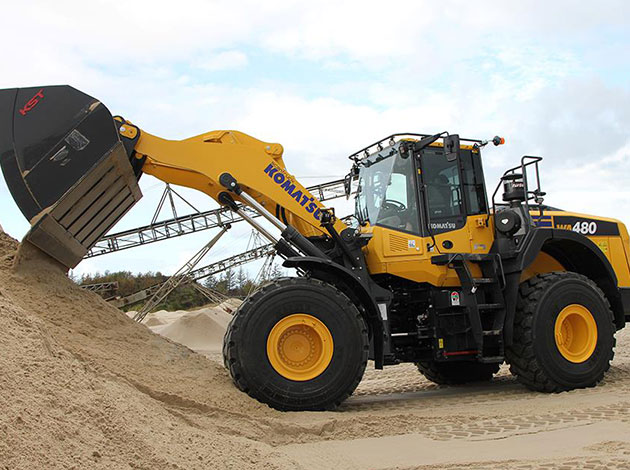Komatsu 480 Loader