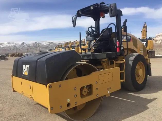 CAT Road Roller