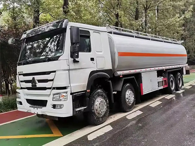 30000 Liters Petrol Oil Transportation Tanker Truck