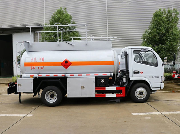  Dongfeng Dollicar D6 10 Ton 4×2 Fuel Tank Truck For Sale