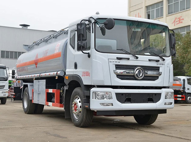 Dongfeng Dollicar D9 4×2 14 Cbm Oil Tanker Truck