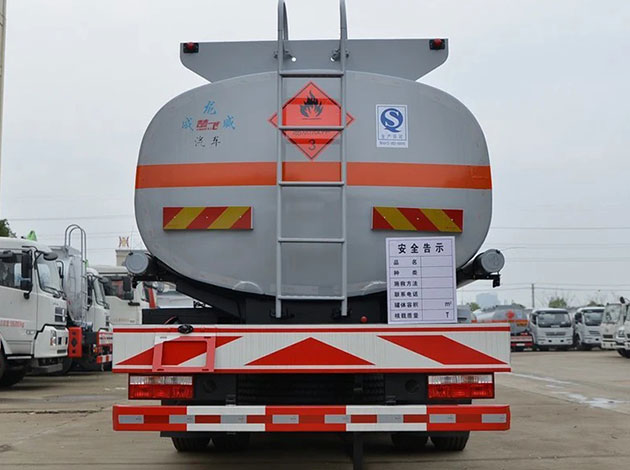 Dongfeng Dollicar D9 4×2 14 Cbm Oil Tanker Truck
