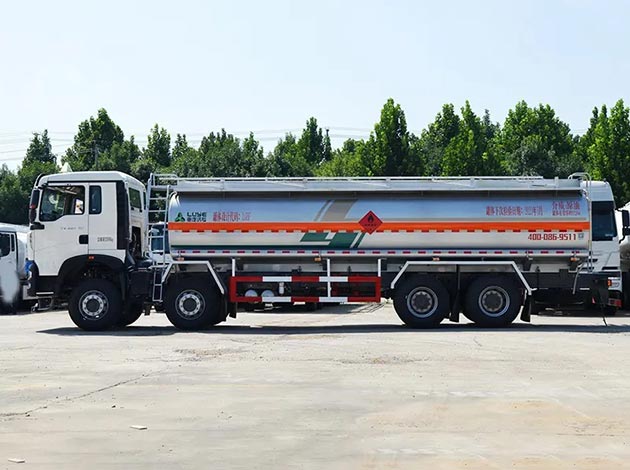 Oil Tanker Truck For Sale
