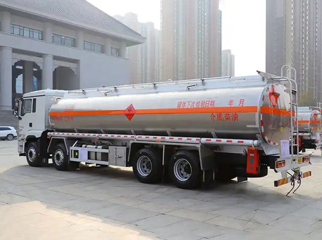 Shacman 30000liter Fuel Oil Tank Transport Truck For Sale