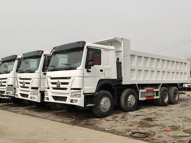 400HP 12 Wheels Howo 8x4 Dumper Truck