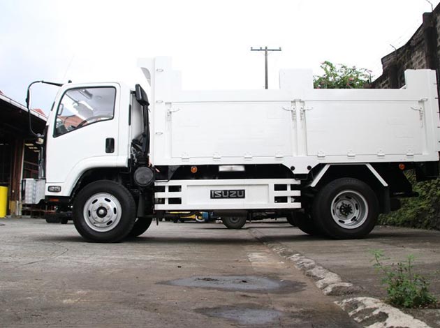Isuzu Dump Truck