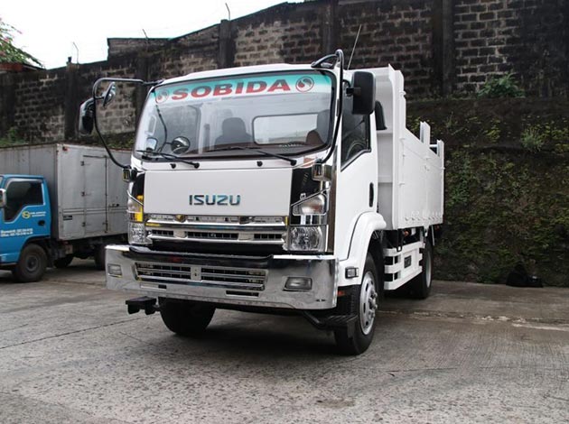 Isuzu Dump Truck