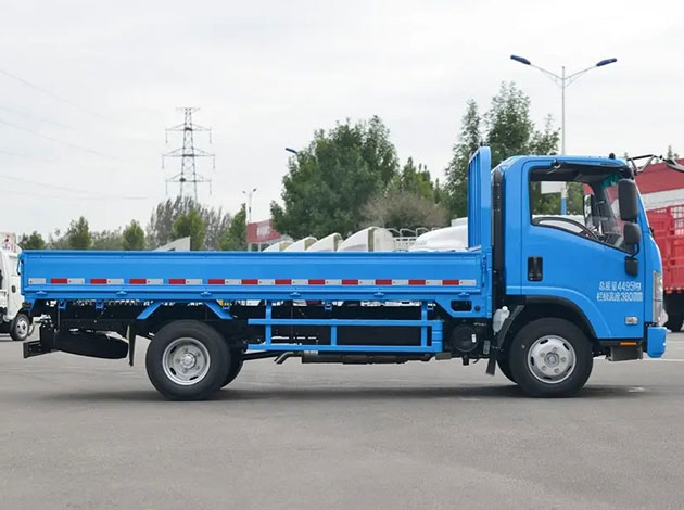 Isuzu Small Truck