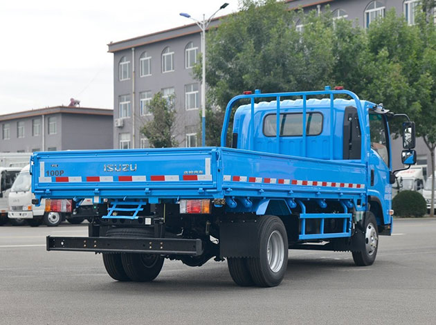 Isuzu Small Truck