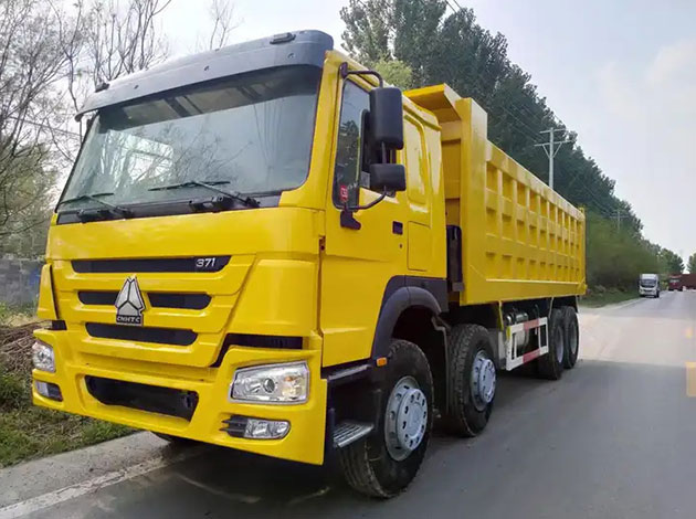 Sinotruk Howo 371 12 Wheels Dump Truck