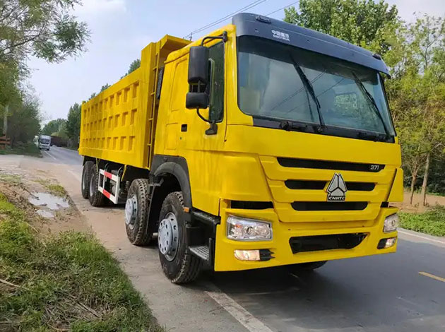 Sinotruk Howo 371 12 Wheels Dump Truck