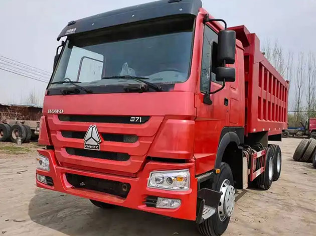 Sinotruk Howo 8x4 371HP Dump Truck 40-50 Ton